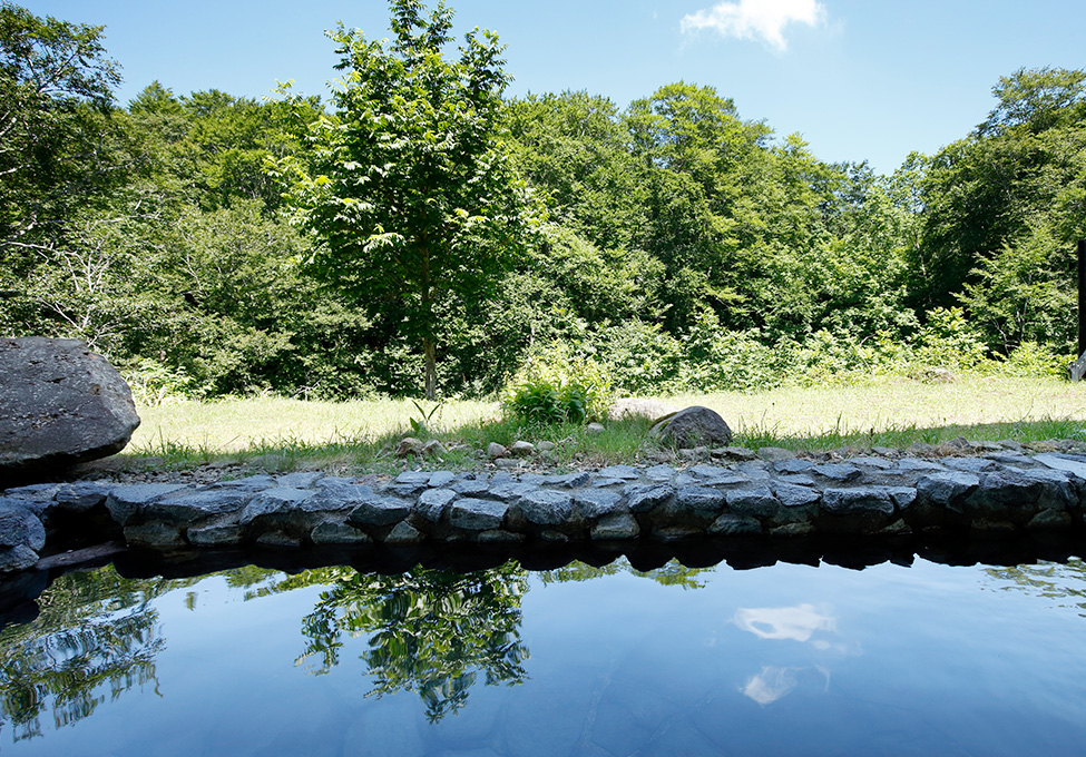 Let the Seasonal Sceneries Fascinate You Hot Springs